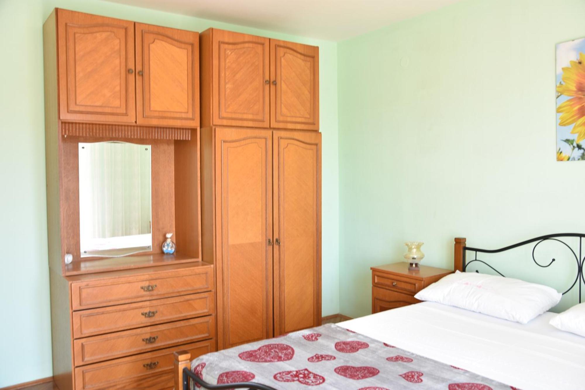 Apartman Miki Fazana Luaran gambar